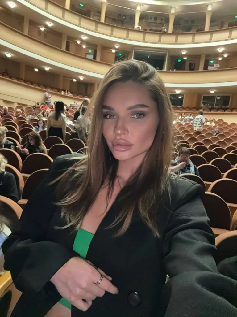 Клара, 28 - яркая эскорт-модель Москвы