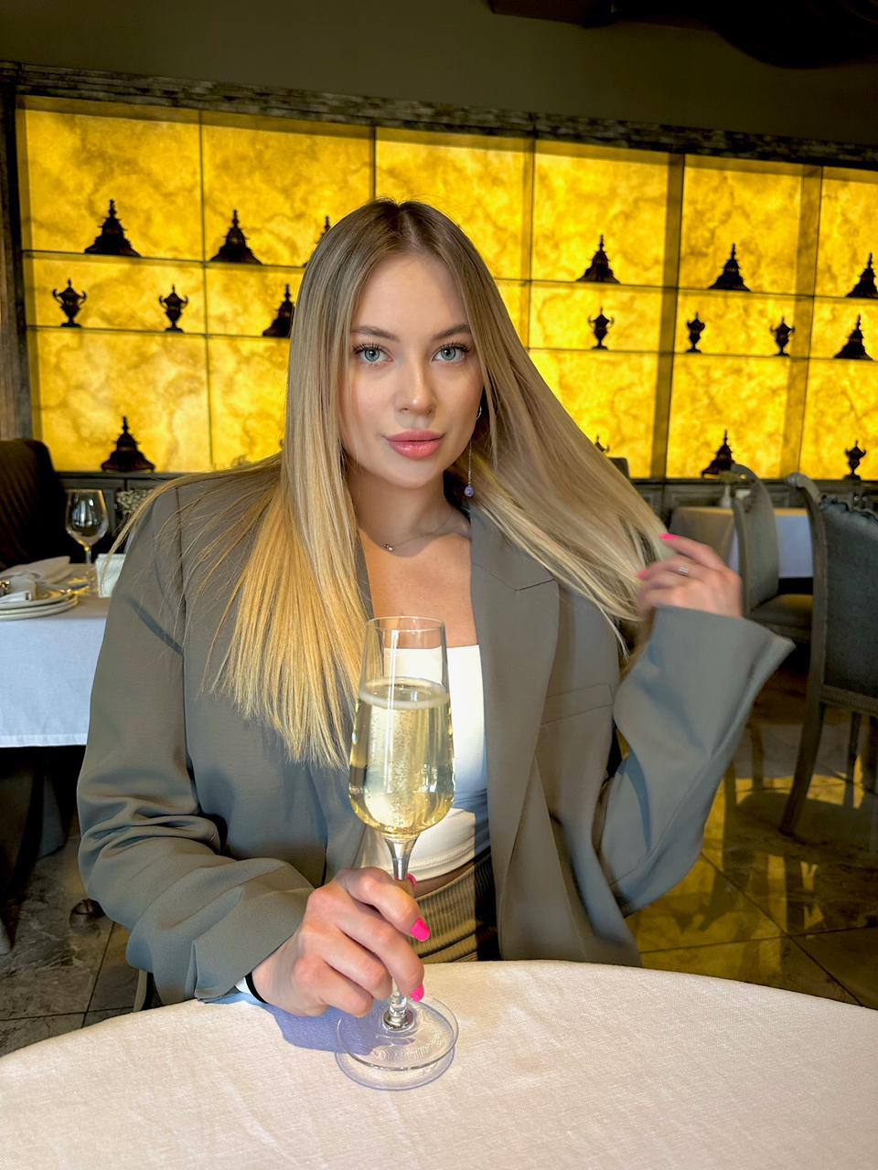 Жанна, 21 - яркая эскорт-модель Москвы